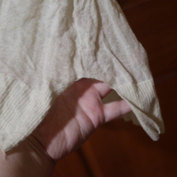 Banana Republic Heritage Beaded Gauze Vneck Low Cut Top LG - Picture 5 of 15